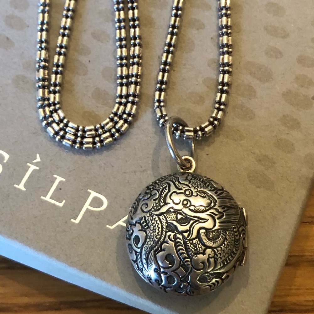 Vintage Silpada Etched Sterling Dragon Locket Necklace - Picture 10 of 16